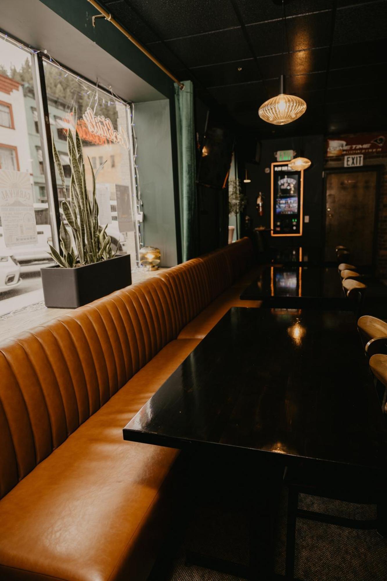 The Brooks Hotel Restaurant And Lounge 华莱士 外观 照片