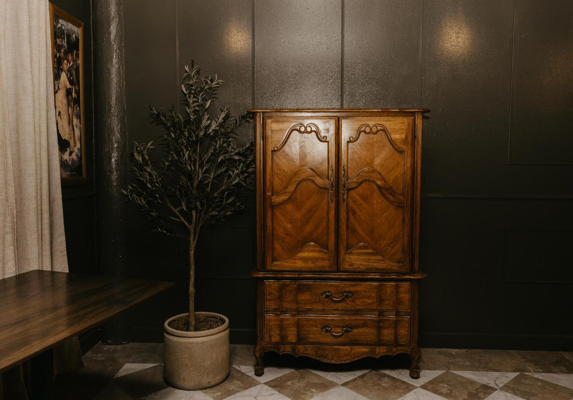 The Brooks Hotel Restaurant And Lounge 华莱士 外观 照片