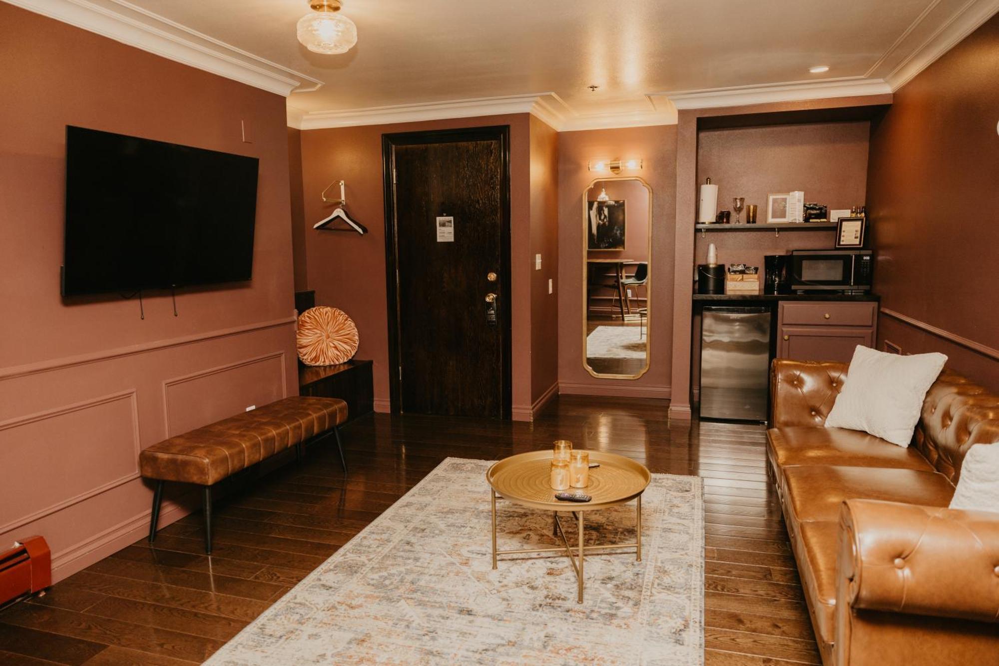 The Brooks Hotel Restaurant And Lounge 华莱士 外观 照片